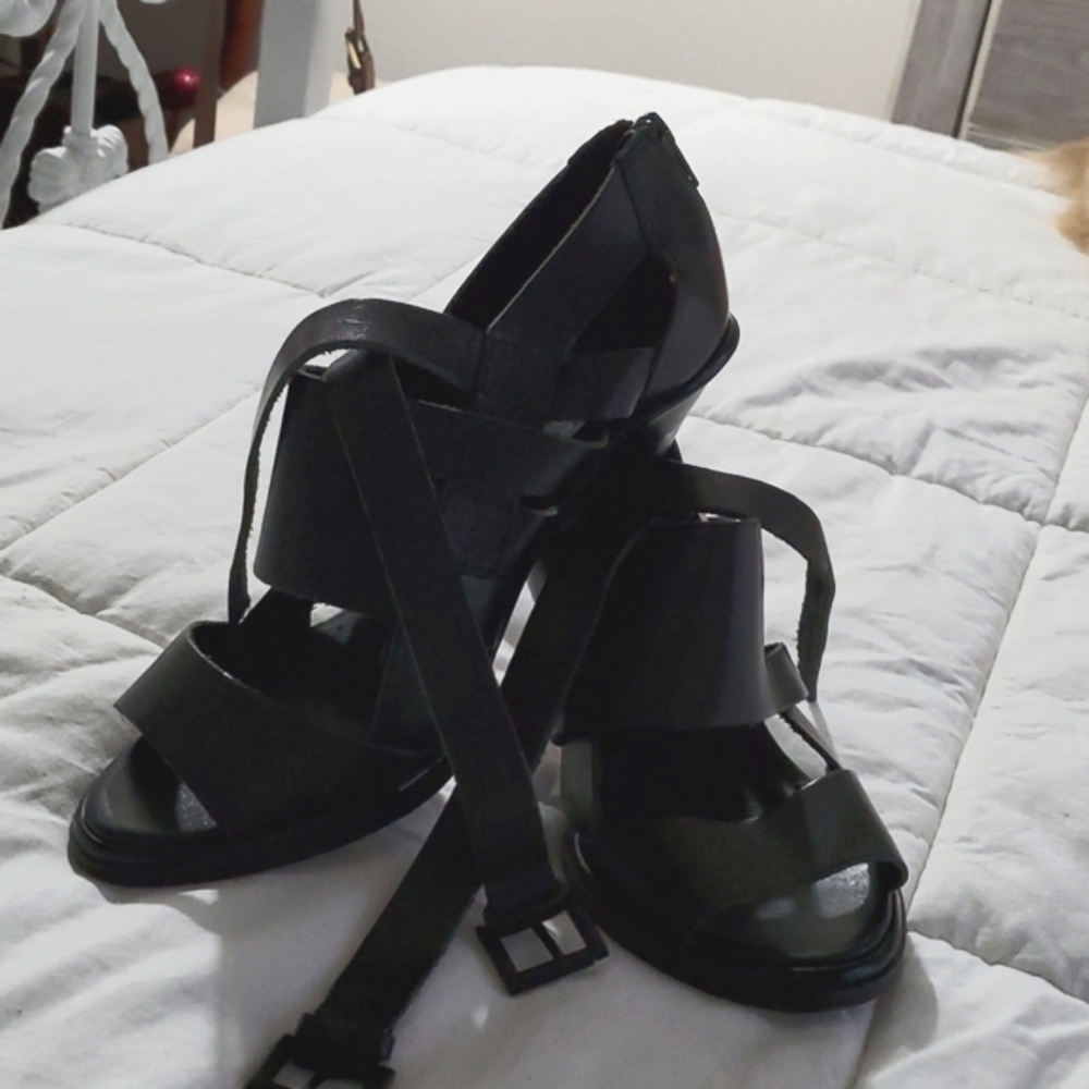 TOPSHOP womens leather ankle strap heels.